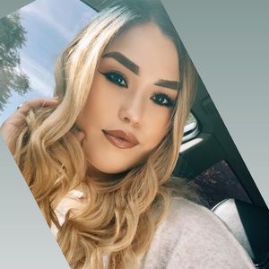 Meet your Posher, Denise